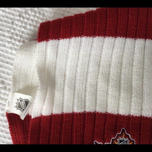 Budweiser scarf NHL$12 - Picture 4 of 4